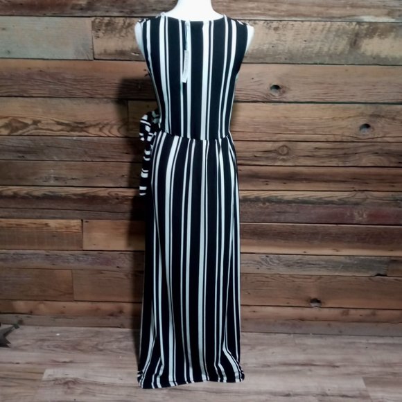 NWT Thyme + Honey Womens Size Medium Black White Attached Wrap Around Maxi - Picture 2 of 9